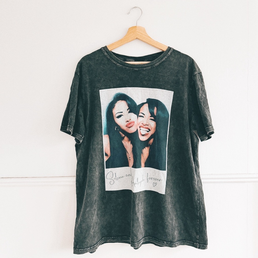 COMFORT COLORS > Vintage Selena and Aaliyah Tee
